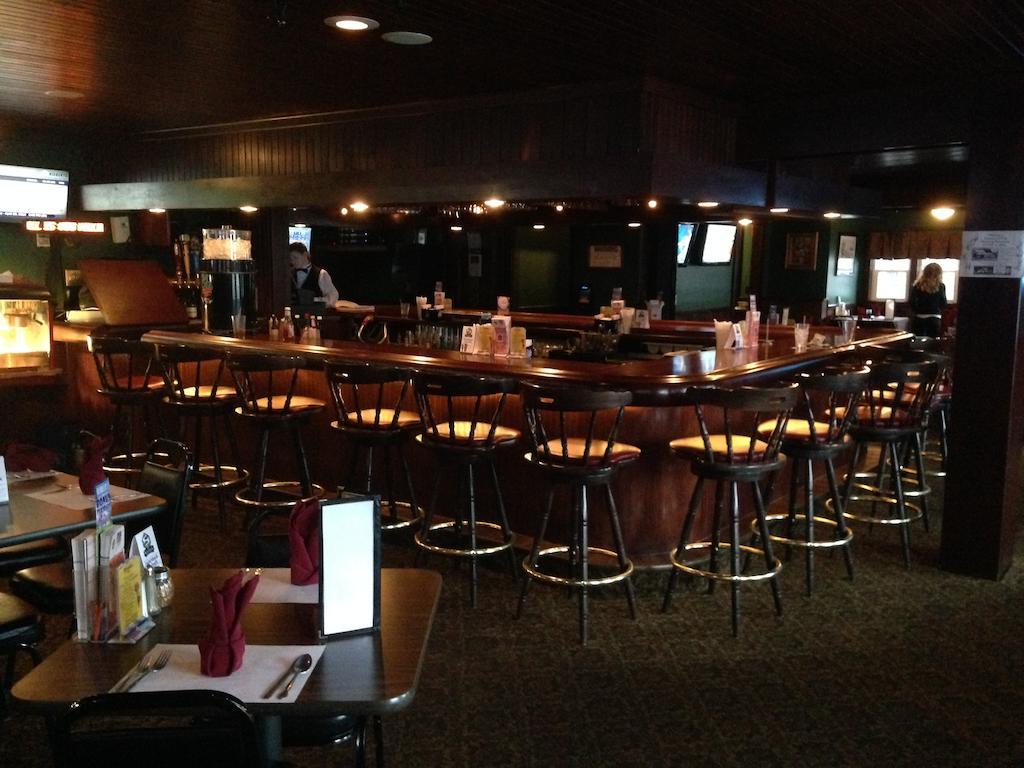 Fred'S Inn Restaurant & Lodging Norwich Extérieur photo