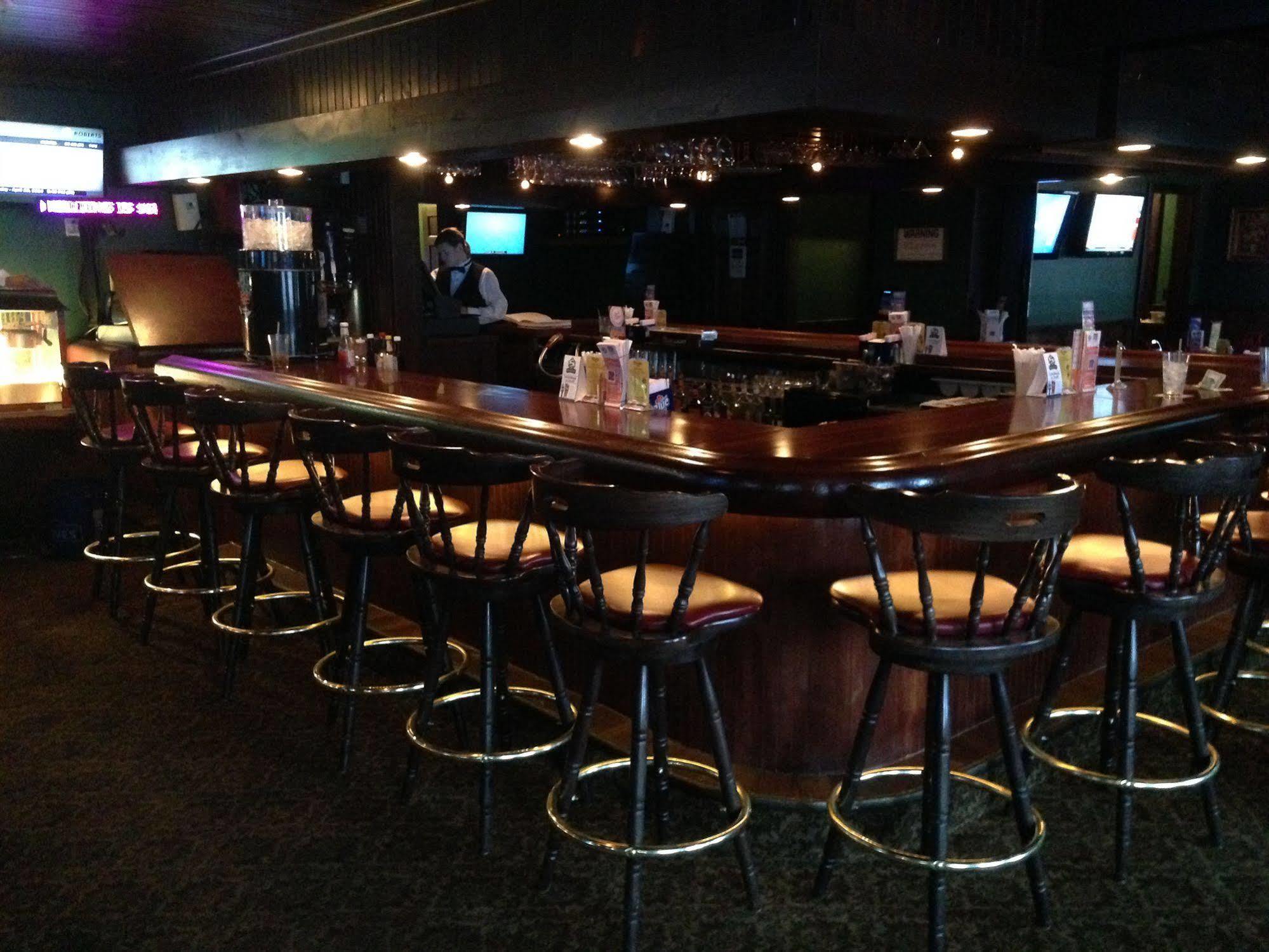 Fred'S Inn Restaurant & Lodging Norwich Extérieur photo
